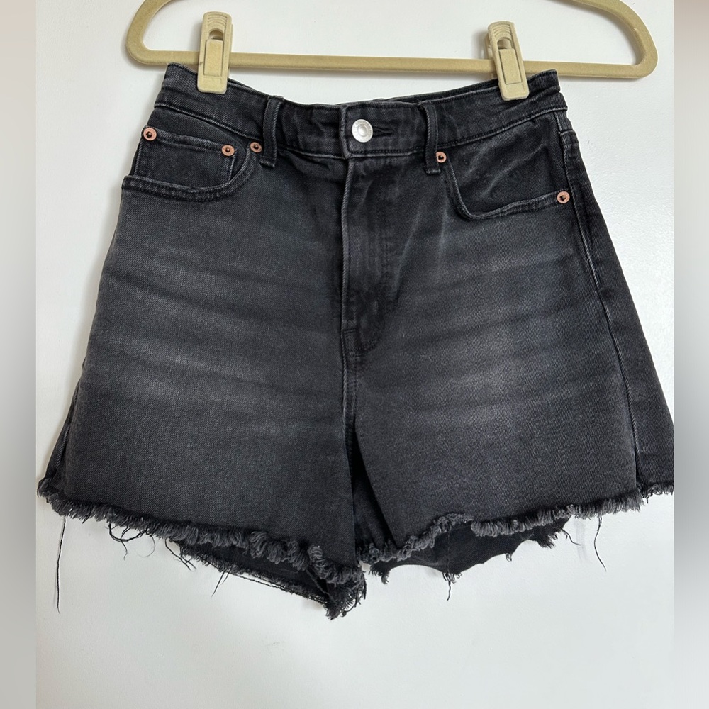 American Eagle size 4 black stretch shorts